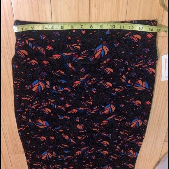LuLaRoe Sz M Cassie Feather Pencil Skirt Med Medium Black Blue Orange Polka Dot - Picture 5 of 6